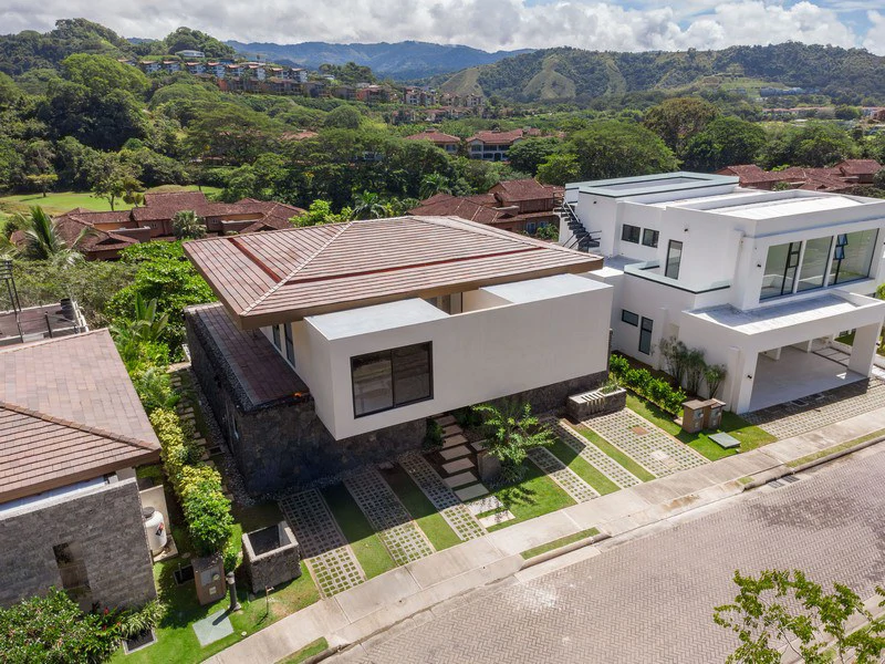 Stellar Opportunity, Brand New Home in Los Sueños: Luxury Villa Close to the Beach and Marina! - Gallery image 2