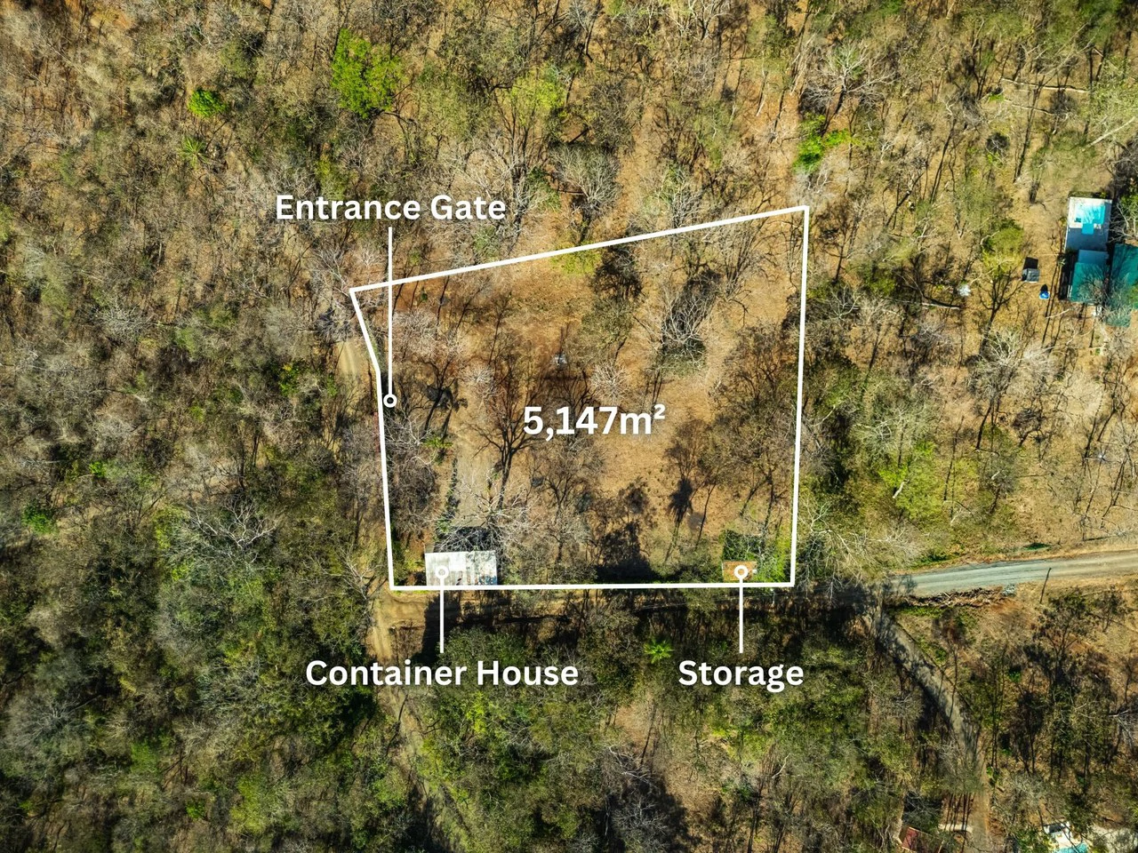 Casa Jungle: Jungle Lot with Container Home 10 min from the beach - Gallery image 6