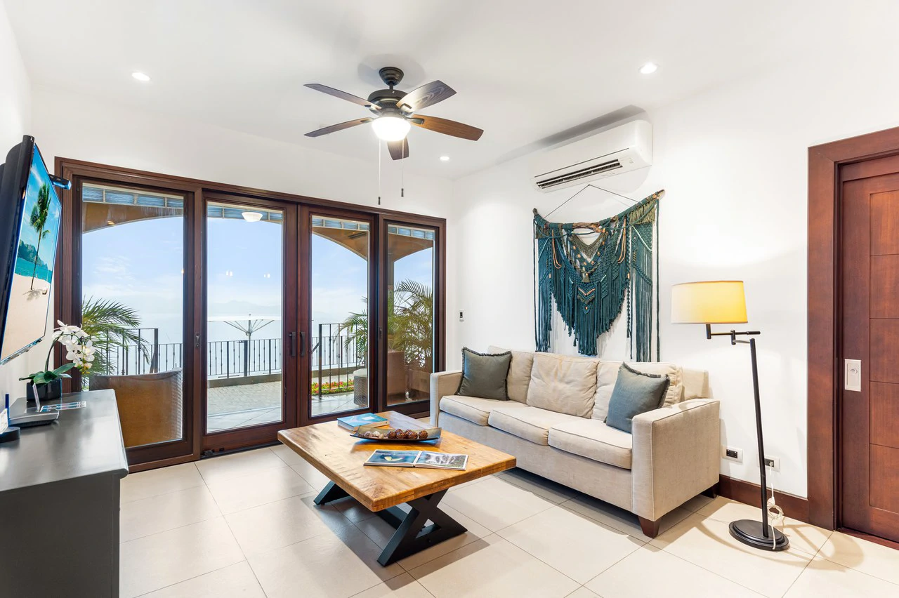 360 Splendor del Pacifico #305: Oceanview Perfection – Just Steps from the Infinity Pool - Gallery image 3
