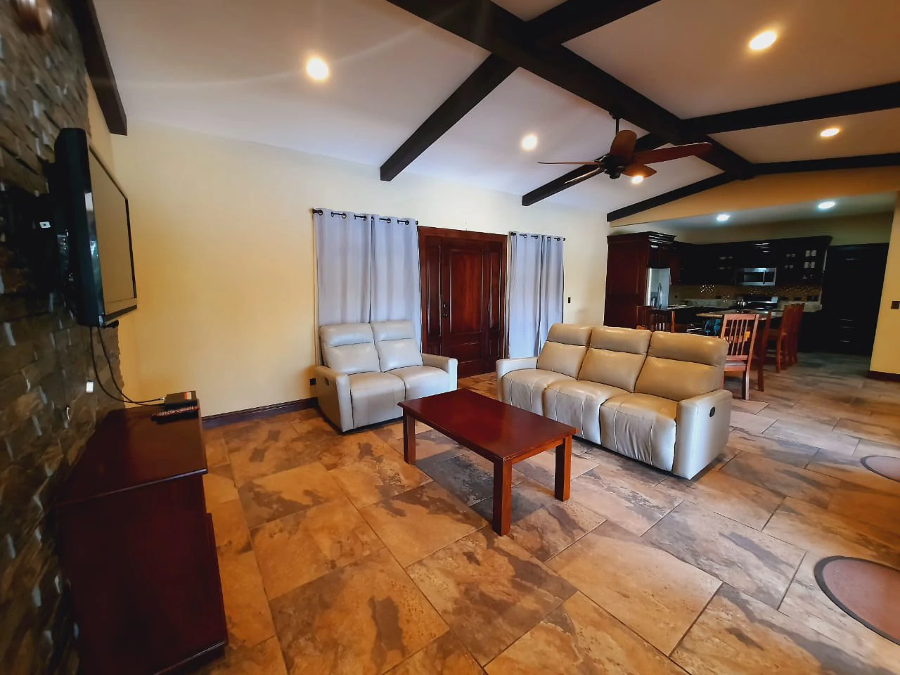 LA TOSCANA - Mediterranean Style Luxury Home on Lake Front Property. - Gallery image 8