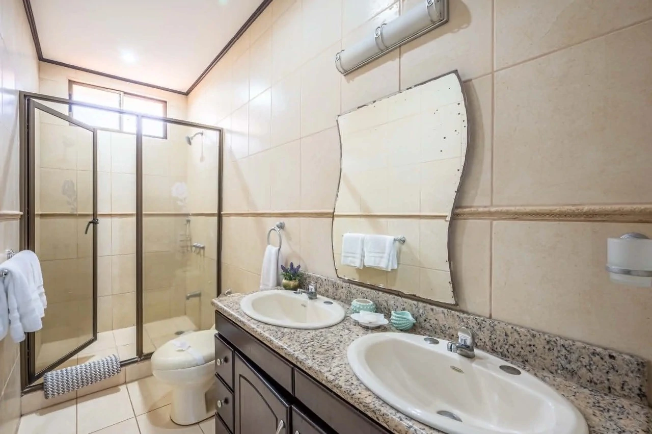 Rare Opportunity in Jacó’s Only Oceanfront Gated Home Community - Gallery image 33