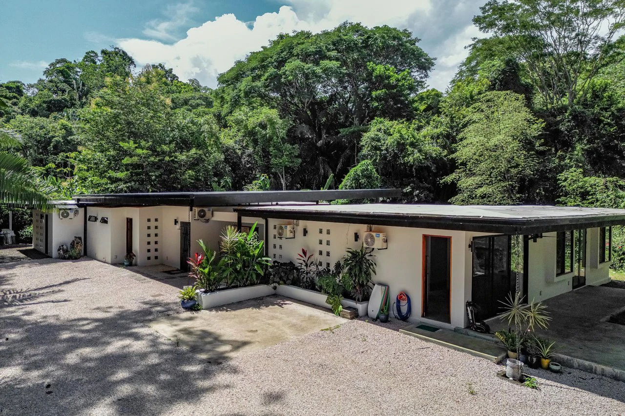 Villa Shanti - Exclusive and Modern Tropical Estate Minutes from Samara Beach: Mountain House For Sale in Playa Samara - Gallery image 4