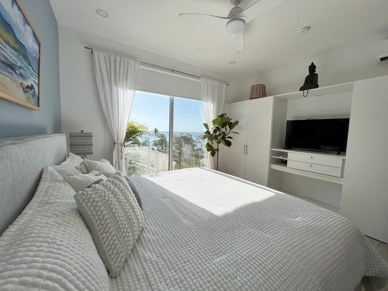 Sunset Boulevard: Stunning 2-Bedroom Oceanview Apartment for Sale in Sunset Blvd, Jaco Beach - Gallery image 10