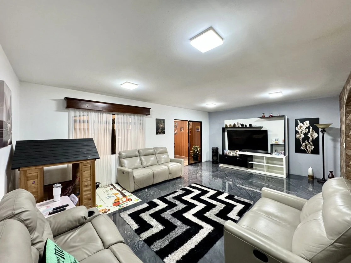 Residencial Los Crotos: Spacious 100% Concrete Home for Sale San Pablo de Heredia