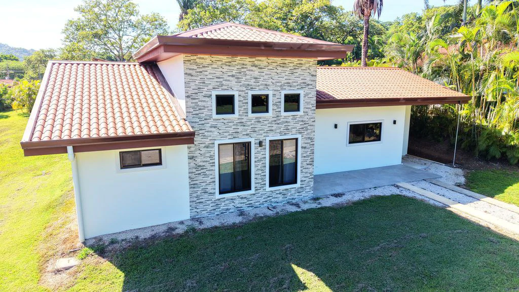 Casa Luz: Brand-New Home in the Gated Community of Loma Verde - Carrillo - Gallery image 4