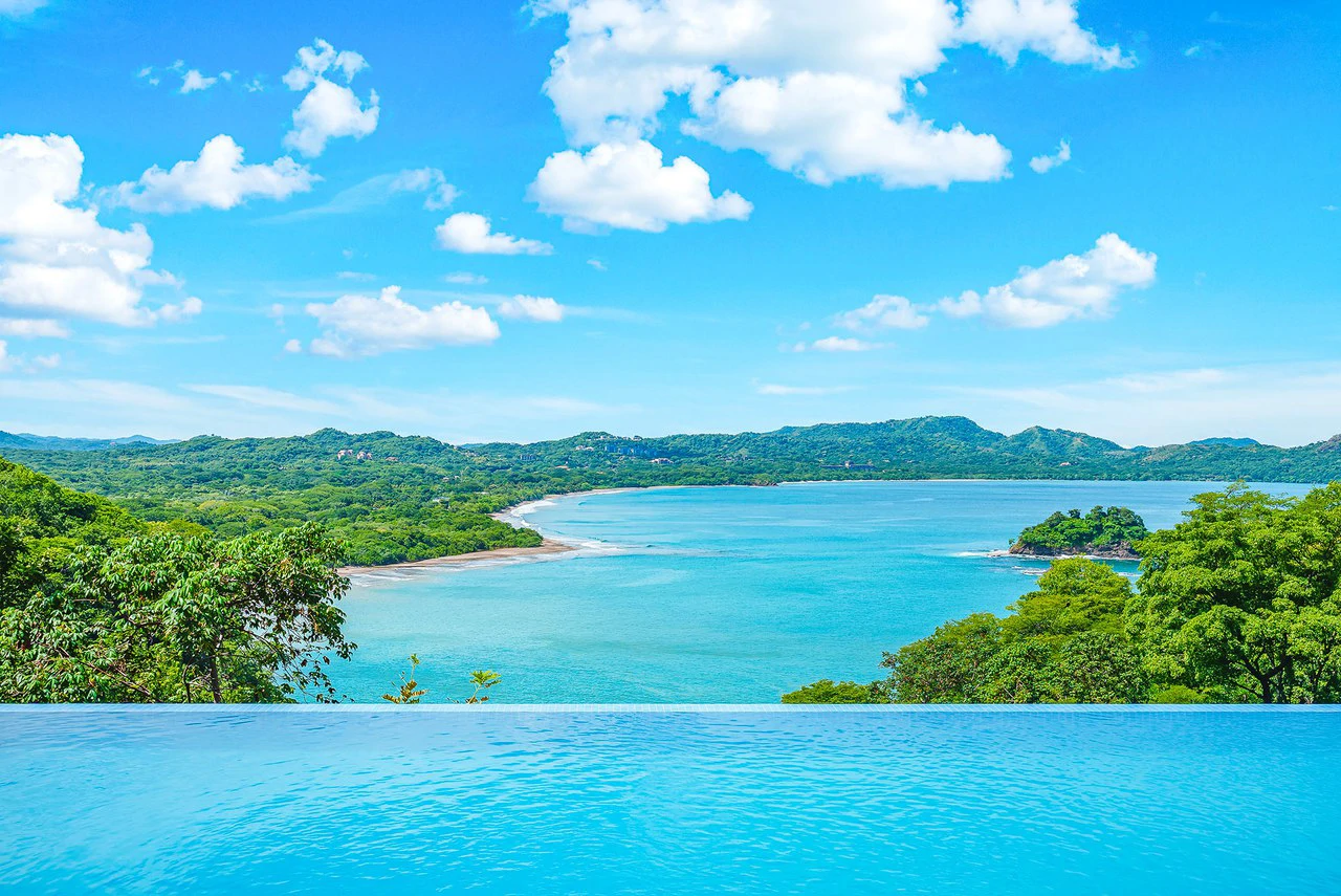 Casa Vision: Luxury Estate with Sweeping Ocean Views - Gallery image 8