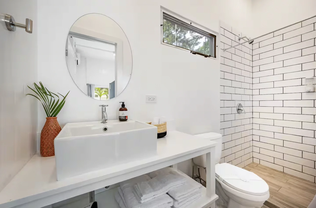 Jardin Escondido: Excellent Income! - Gallery image 5