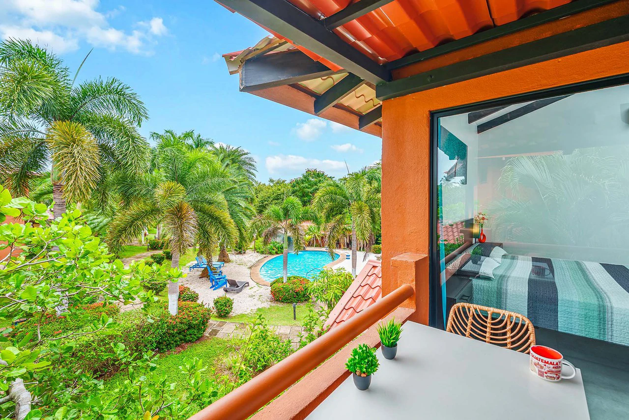 Iguana Villas #2: Perfectly Remodeled 2BR Villa at White Sand Beach - Gallery image 25