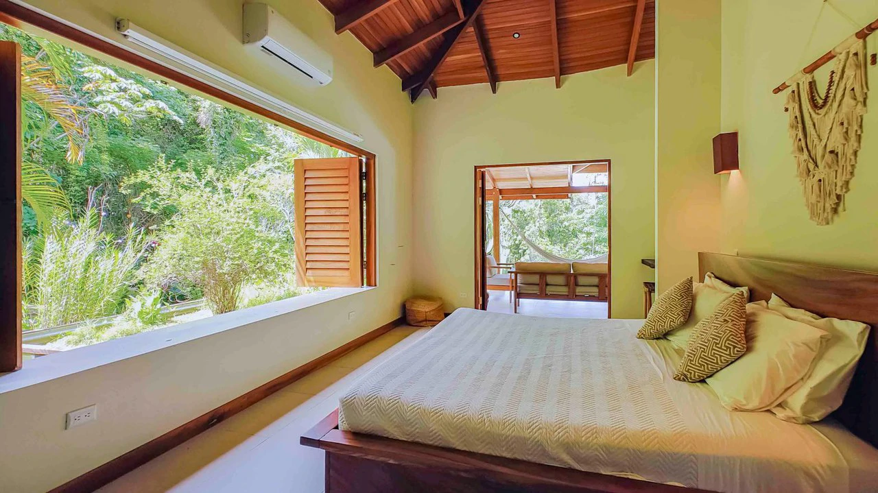 ID 498 - 3 Bd/3Ba w/Pool on 21,000m2 Lot, Punta Uva: Hilltop Estate with Expansive Outdoor Living, Infinity Pool, and Solar Power on 2.1 Hectares of Titled Land - Gallery image 11