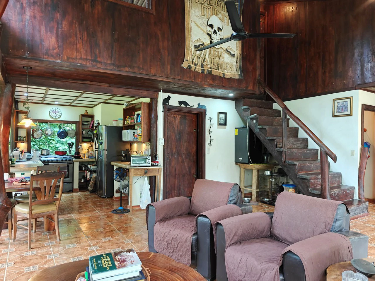 Authentic Caribbean Charmer for Sale in Playa Negra, Puerto Viejo: Traditional Caribbean Wooden Home in Playa Negra on 2600 sqm Lot - Gallery image 8