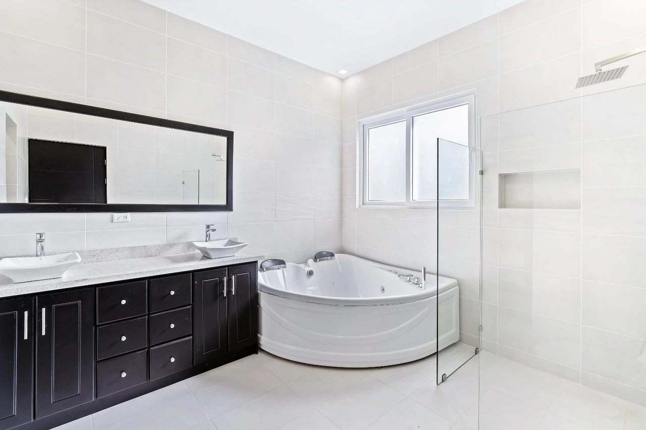 Jacarandas #22: Modern Townhome with Amenities Just Minutes from the Beach - Gallery image 14
