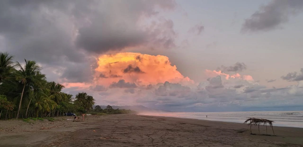 Turn Key 3 Bedroom Beachside Home in Playa Matapalo - Gallery image 34