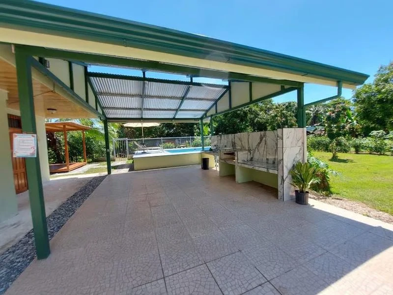 Vacational Home with Amazing Pool: Vacational Home with Amazing Pool - Gallery image 2