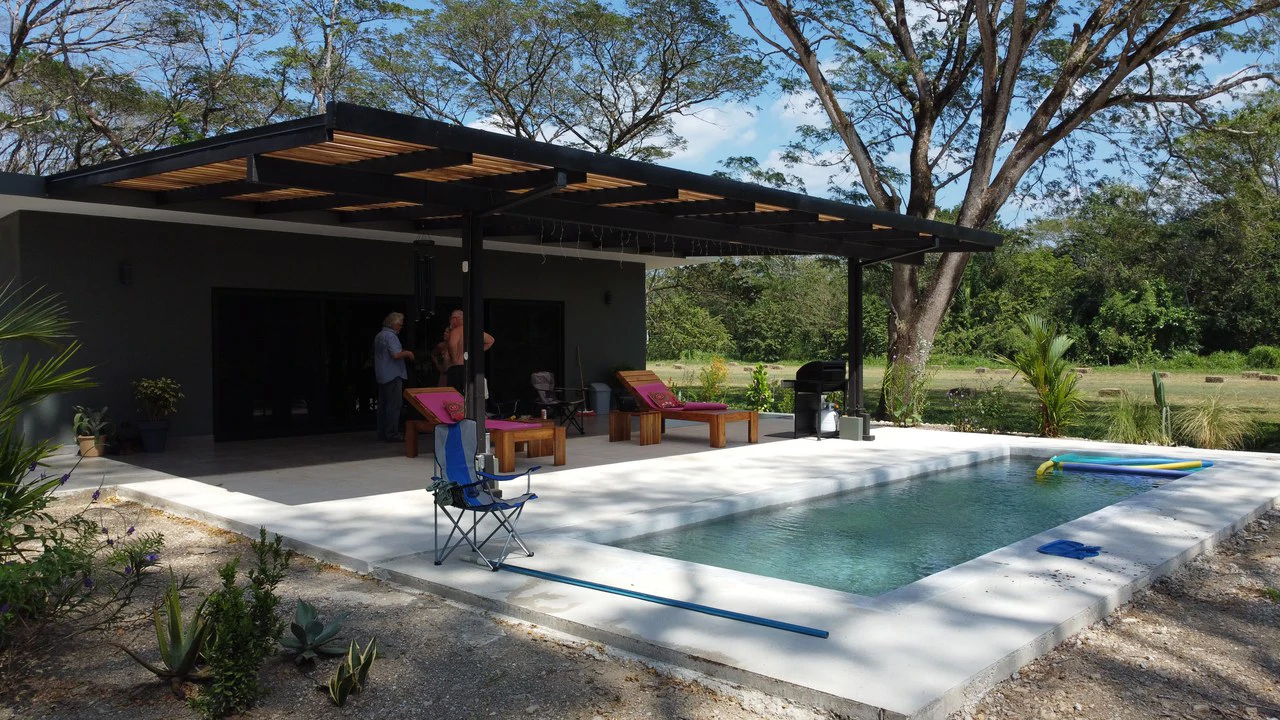 Private property for sale with a modern house and pool surrounded by the nature of Playa Samara – excellent investment opportunity - Gallery image 5
