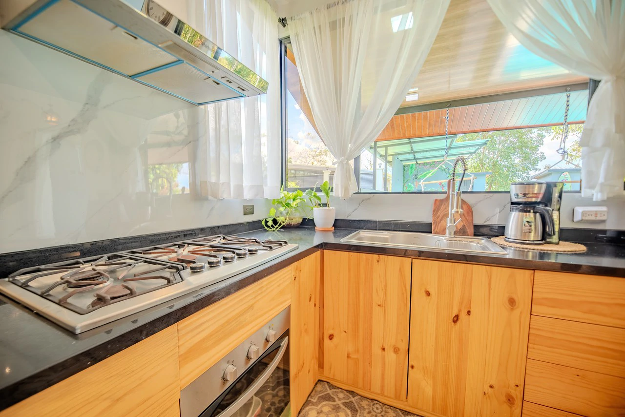Brand-New Mountain View Home with Pool and Expansion Potential in Villa Nueva, Quepos: House For Sale in Quepos - Gallery image 15