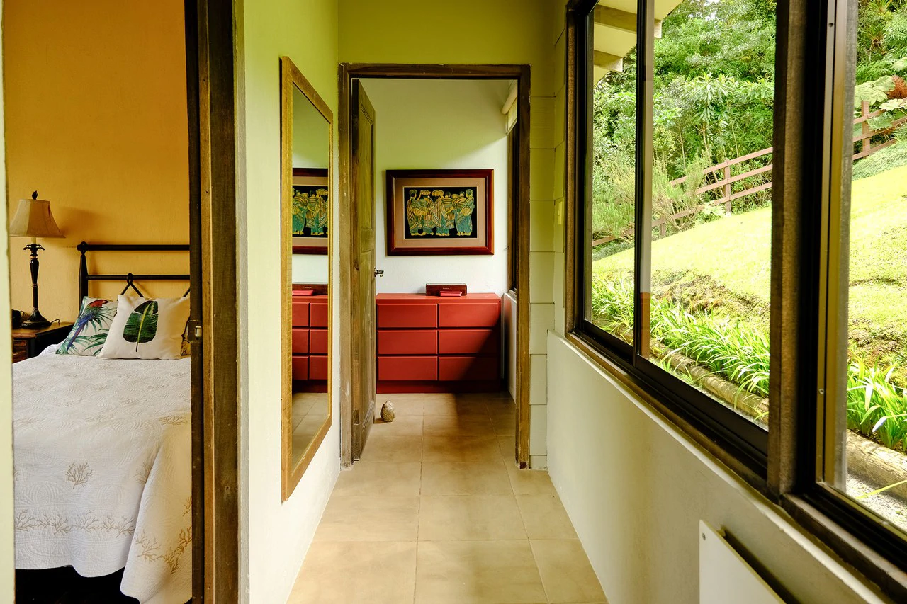 Hidden Paradise in Monteverde. Sierra Verde SV0125: 5 Hectares with Spectacular Views, a Beautiful and Cozy Main House and Caretaker’s Home Just 10 Minutes from Monteverde - Gallery image 24