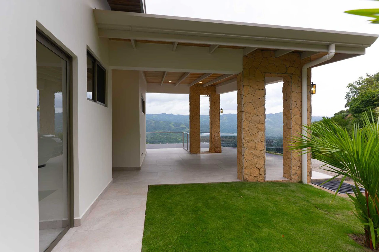 New Contemporary Home with Infinity Pool for Sale in Atenas, Costa Rica - photo 34