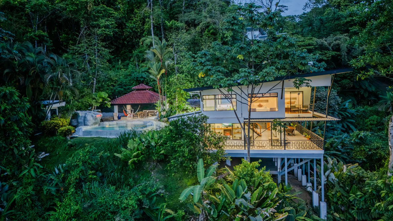 Casa La Roca, Whale's Tail 3 Bedroom Home In Uvita!: Mountain House For Sale in Uvita