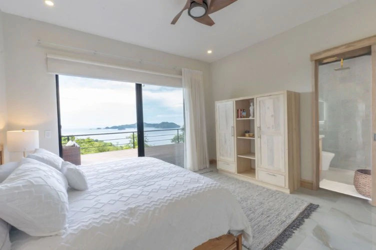 Coco: 3-Bedroom Forest-Side Home Near Playa Pájaros - Gallery image 44