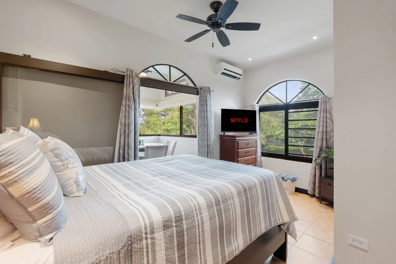 Laughing Gecko Suites: Beach Suites / Boutique Hotel For  Sale - Gallery image 20