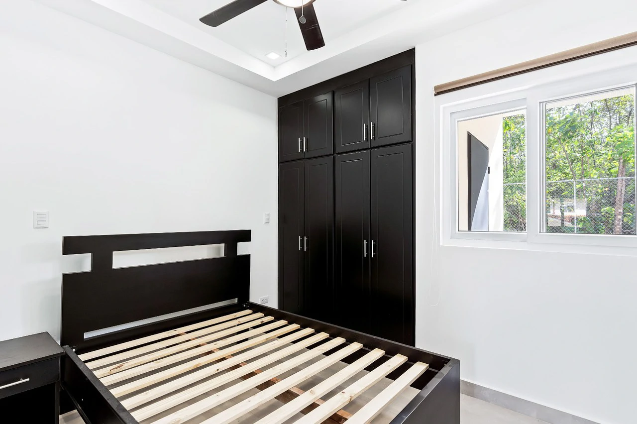 Jacarandas #22: Modern Townhome with Amenities Just Minutes from the Beach - Gallery image 6