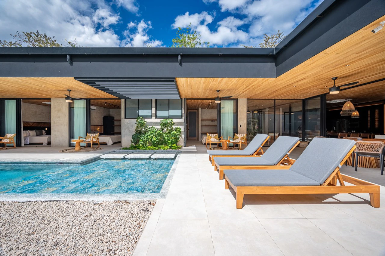 Casa Uchuva: Architectural Harmony of Wood, Stone, and Light - Gallery image 21
