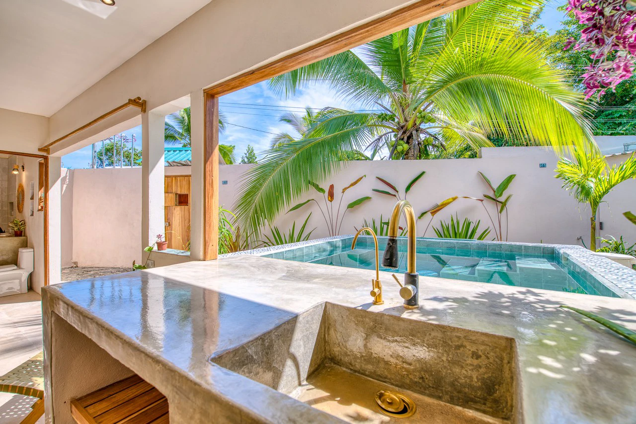 ID 355: Rental Income Opportunity in Puerto Viejo – 2 BD Modern Tiny Home for Sale - Gallery image 5