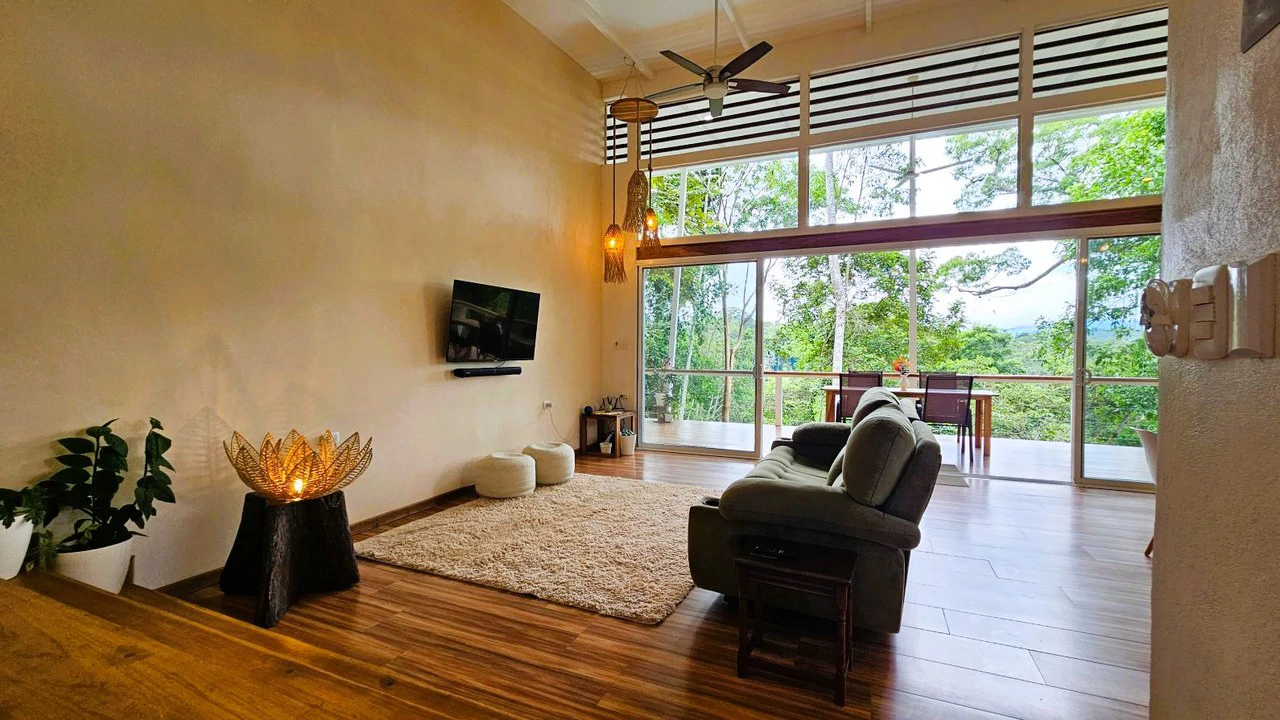 Private Hilltop Home:  with Sweeping Jungle Views & Pool - Gallery image 5