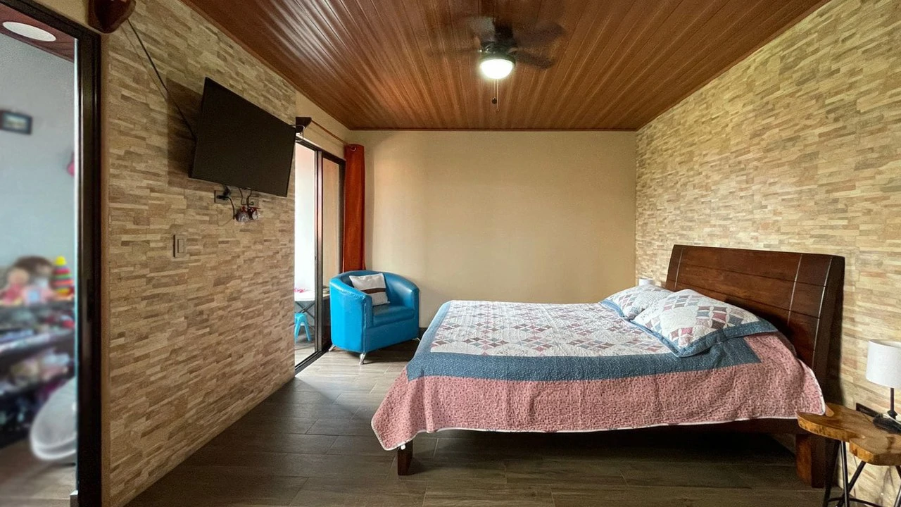 Two-story house for sale Grecia - Gallery image 8