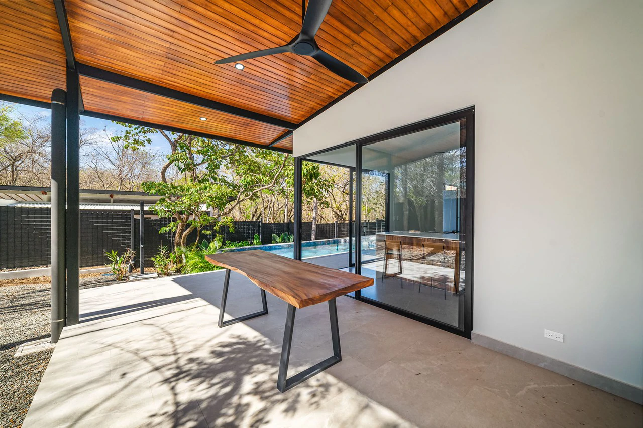 Casa Almendro: Contemporary 3BR Home - Gallery image 9