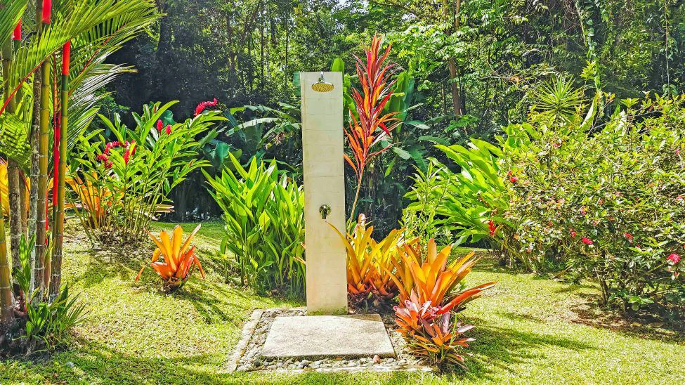ID 498 - 3 Bd/3Ba w/Pool on 21,000m2 Lot, Punta Uva: Hilltop Estate with Expansive Outdoor Living, Infinity Pool, and Solar Power on 2.1 Hectares of Titled Land - Gallery image 13