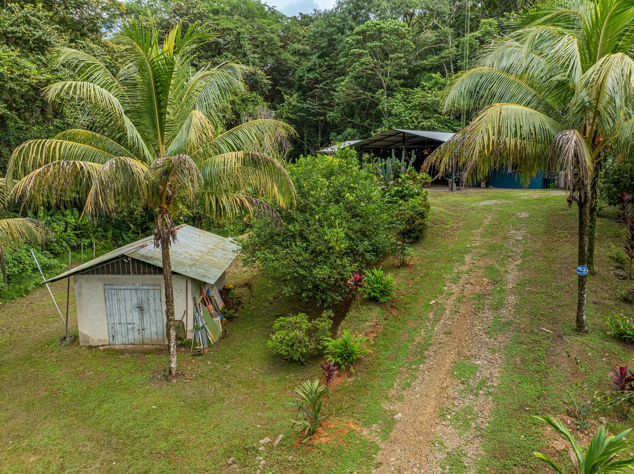 Tropical Hideaway – 7 Acres of Secluded Riverfront with a 3-Bedroom Home: Mountain House For Sale in Bahía Ballena - Gallery image 30