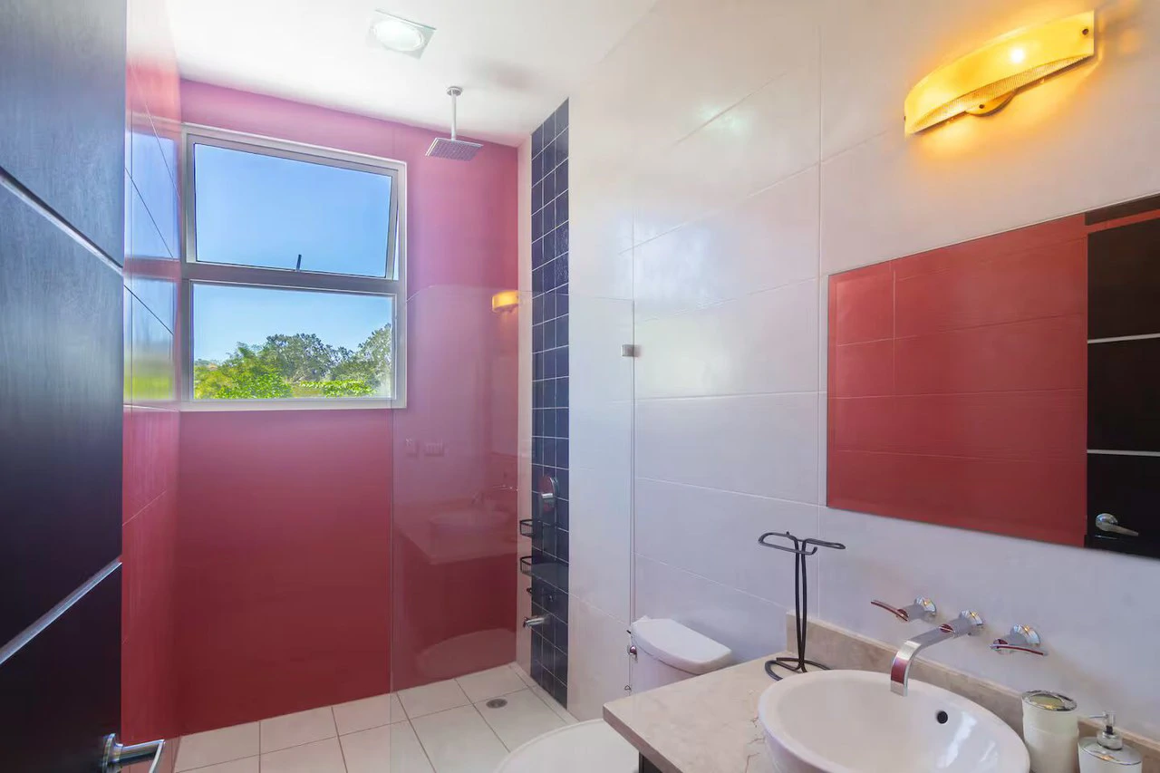 Fantastic Home in Punta Leona: Pool and Solar Panels in a Sought After Neighborhood Close to the Beach! - Gallery image 13