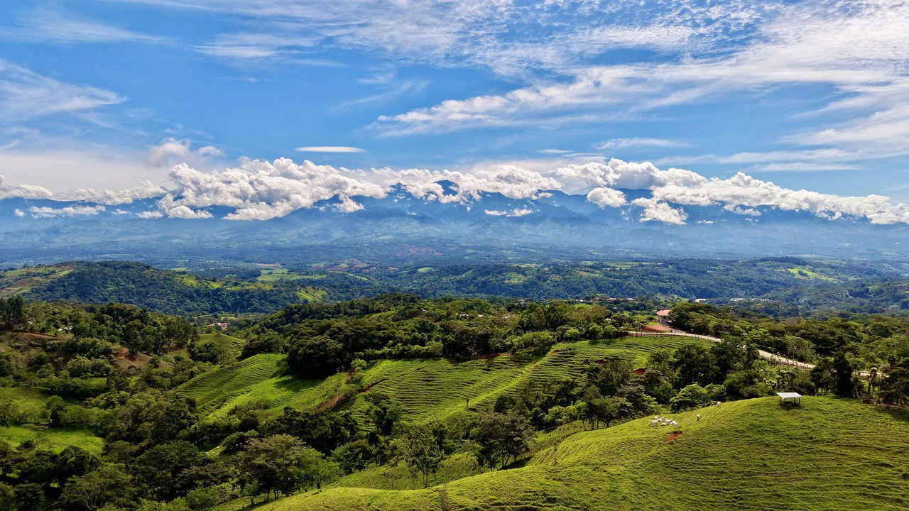 Mountain and Countryside House For Sale in Daniel Flores - Gallery image 2