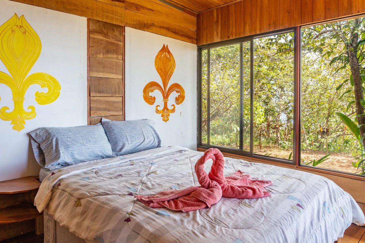 Casa Asia: Sweeping Ocean Views with All Solar Power - photo 16