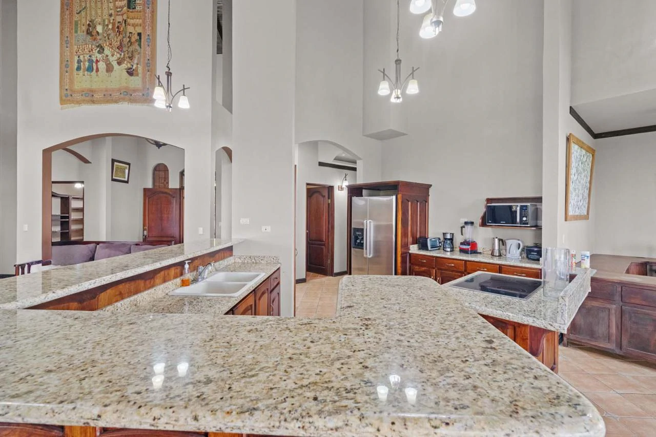 Celebrity Home with Spectacular Views: Seller Financing With 50% Down-Contact Us For More Information - Gallery image 18