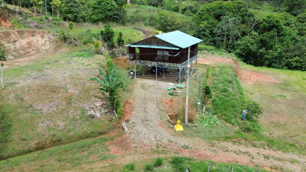 Mountain and Countryside Townhouse For Sale in Santa Elena