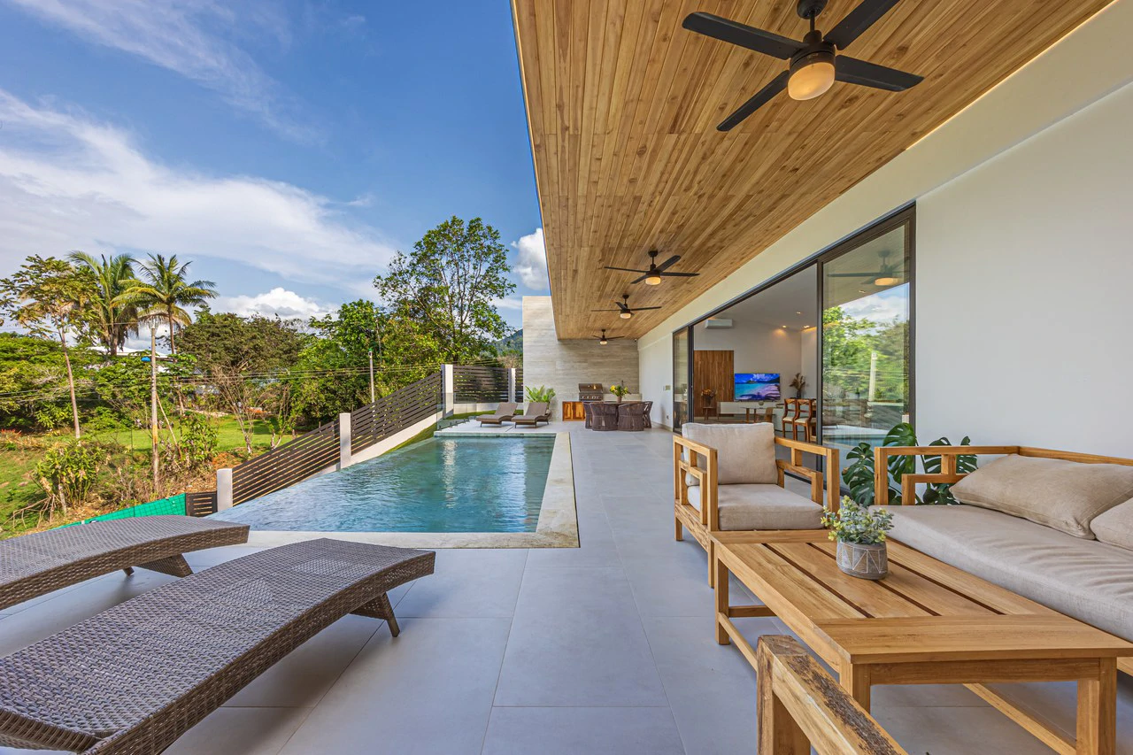 Luxury, Comfort & Investment Potential – Ocean-View Home in Uvita - Gallery image 4