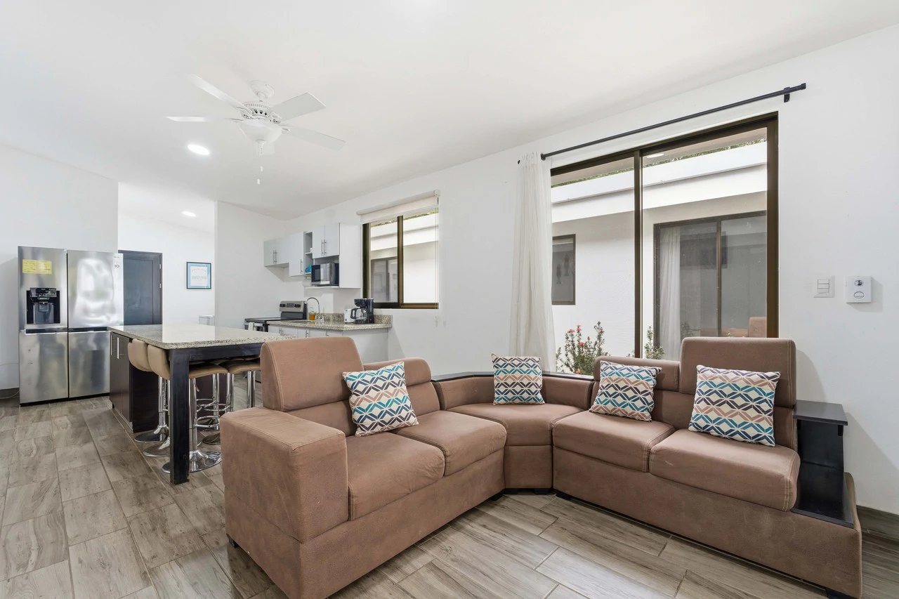 Three Mermaids: Beachfront 10-Bedroom Pod-Style Residence with Pool in Playa Flamingo - Gallery image 38