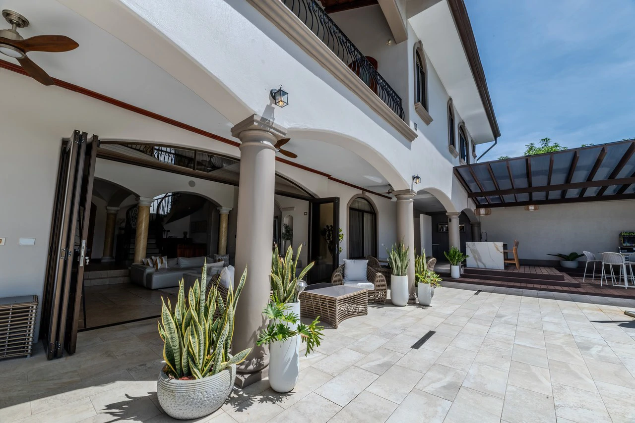 Luxury Home with Pool, Bar Area & Resort-Level Amenities | 6 br, 4.5 ba in Perez Zeledon - Gallery image 52