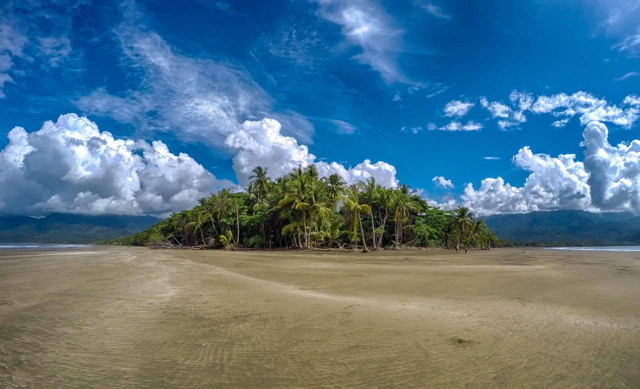 2.4 ACRES – 3 Bedroom Main Home Plus 1 Bedroom Casita And Cabina, Luxury Ocean View Property, 15min to Dominical!!: Near the Coast and Mountain House For Sale in Lagunas - Gallery image 27