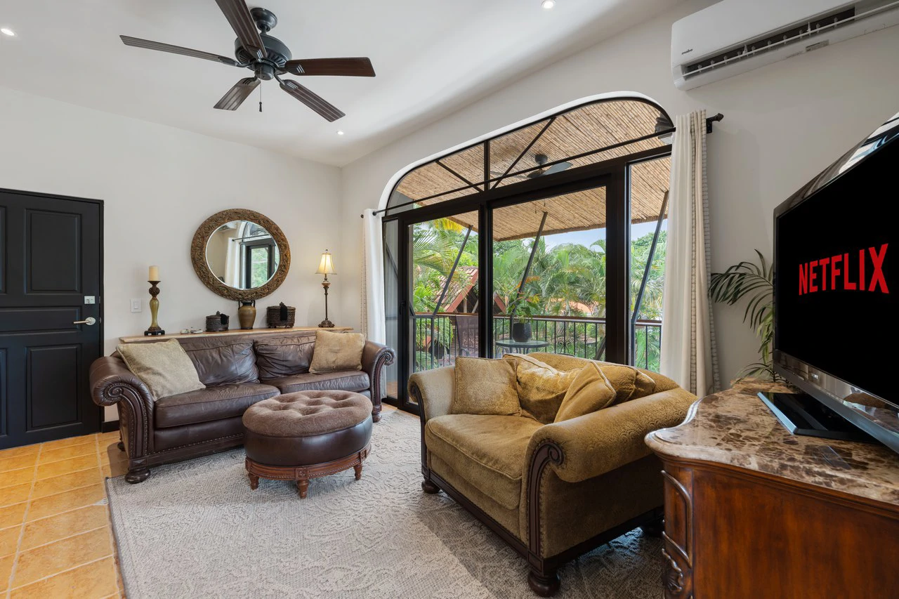 Laughing Gecko Suites: Beach Suites / Boutique Hotel For  Sale - Gallery image 21