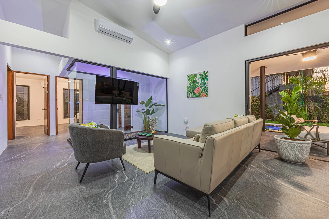 STYLISH 3 BED, 3 BATH BRAND NEW VILLA IN UVITA.: Mountain Villa For Sale in Uvita - Gallery image 10