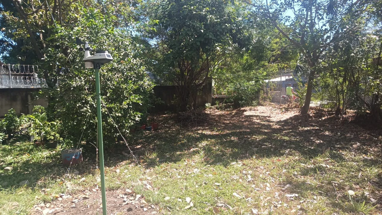 Prime Lot, very close to the beach for sale in the center of Playas del Coco - Gallery image 6
