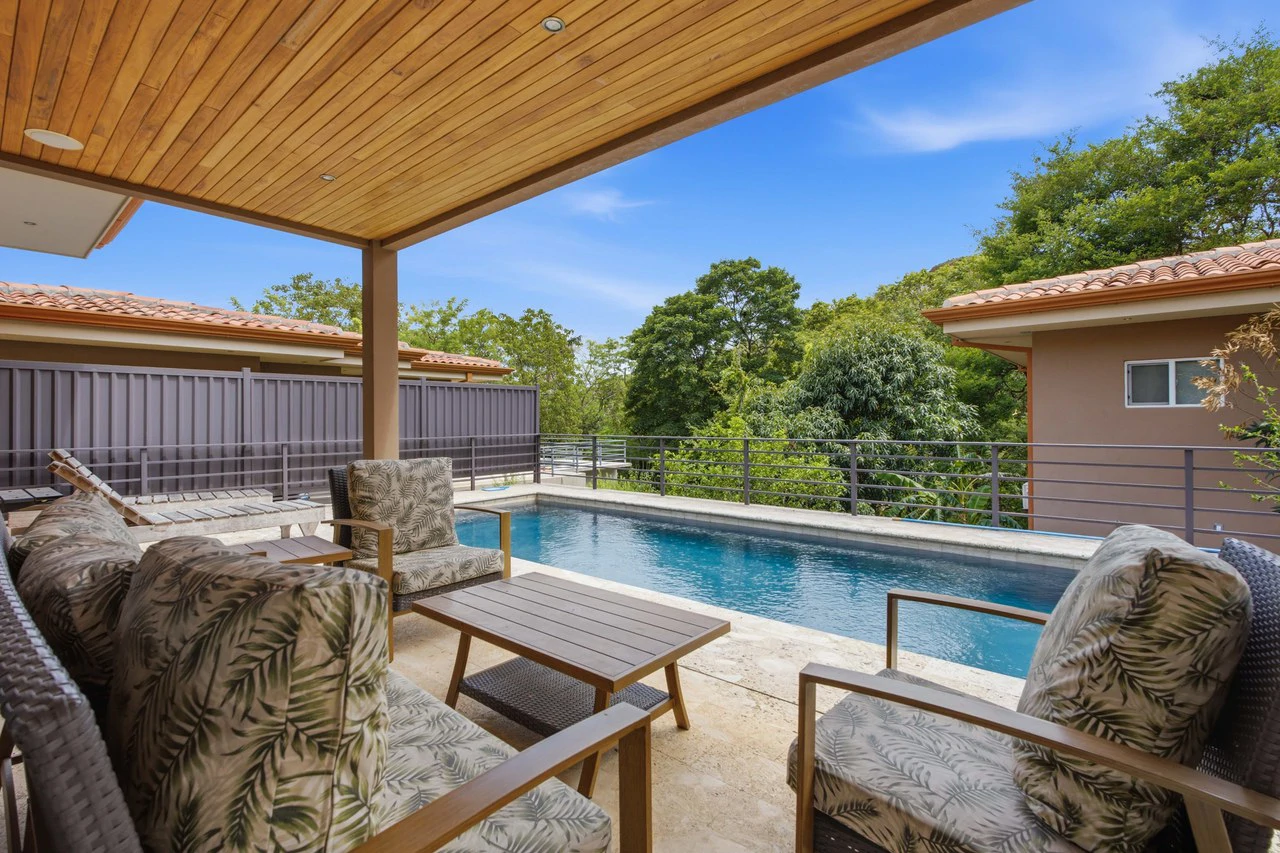 Casa Oasis: 3BR Main Residence + 2BR Guest House with Pool in Mar Vista, Playa Flamingo - Gallery image 8