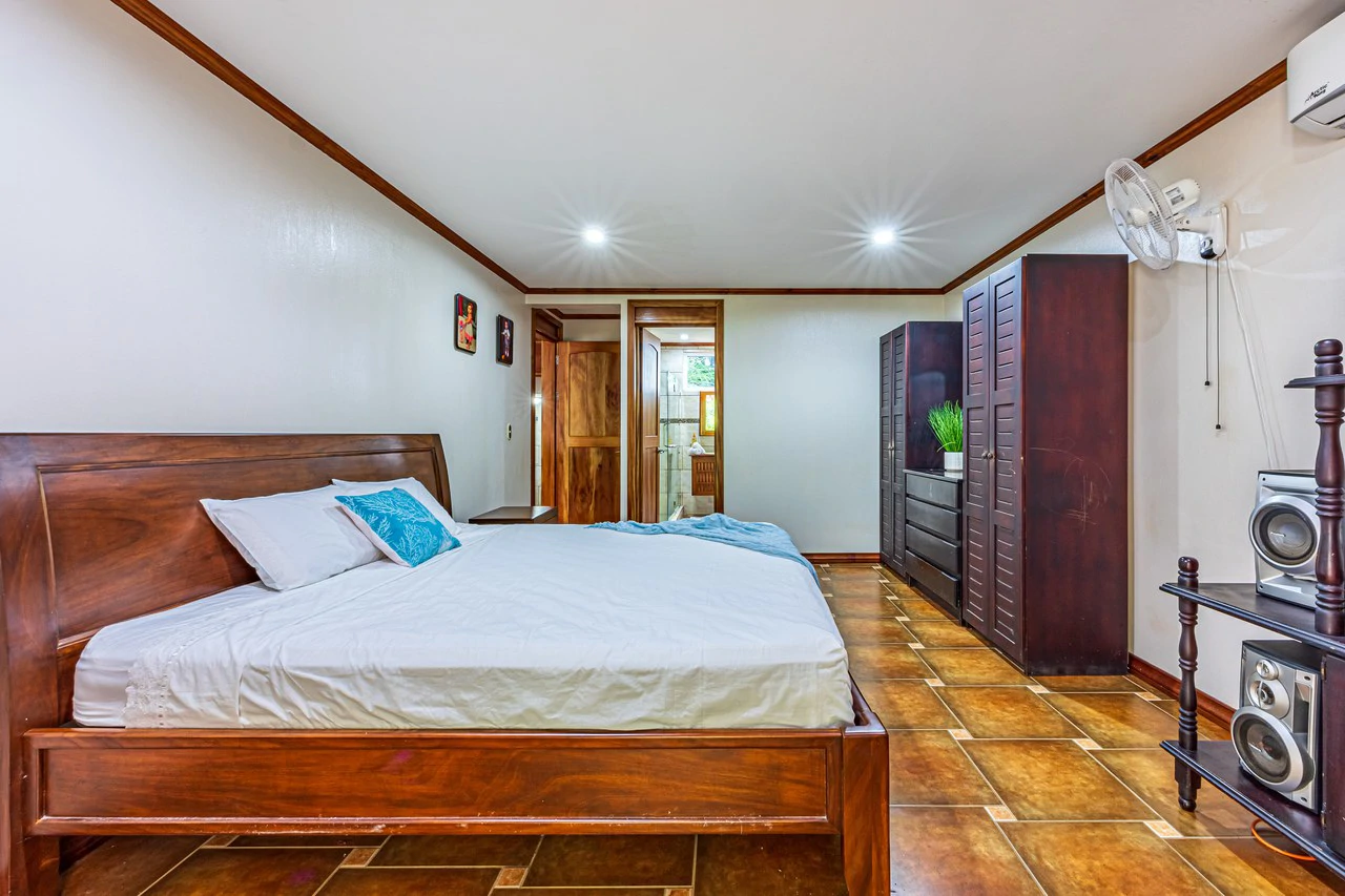 Happy Daze in Uvita: Commercial Building Opportunity in the Heart of Uvita. On Creek with Beautiful Jungle View - Gallery image 35