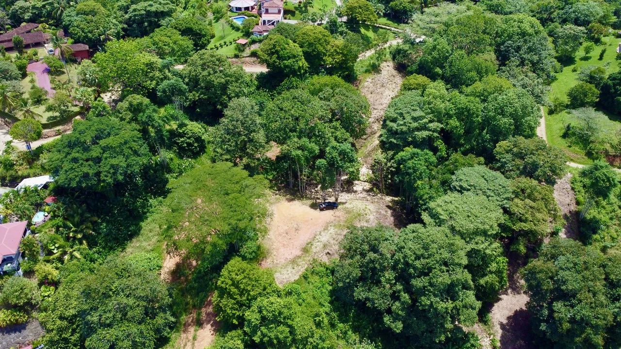 Build-Ready Lot in Ojochal’s Calle Cacique | Easy Access & Stunning Mountain Views - Gallery image 19