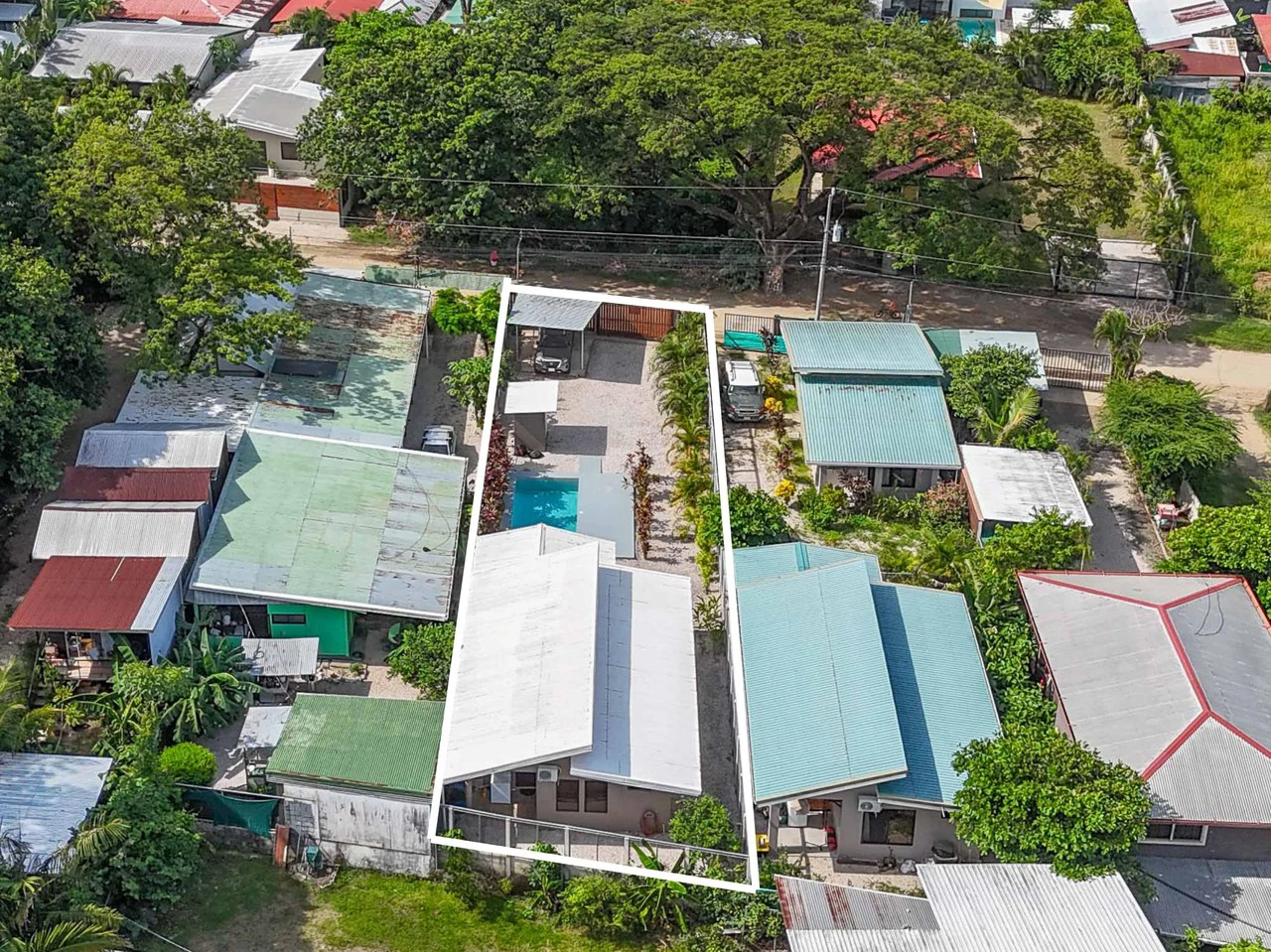 Casa León: Charming 3BR Home w Pool in Town - photo 5