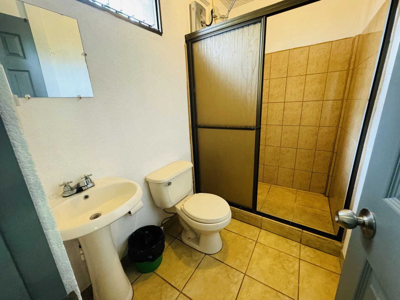 Downtown Uvita Commercial Room Rentals with Restaurant - Gallery image 26