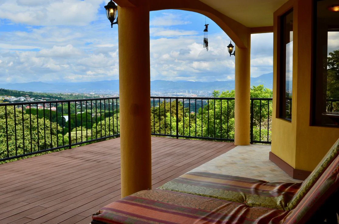 MOUNTAIN PROPERTY WITH VIEW AND 3 HOUSES - Gallery image 55